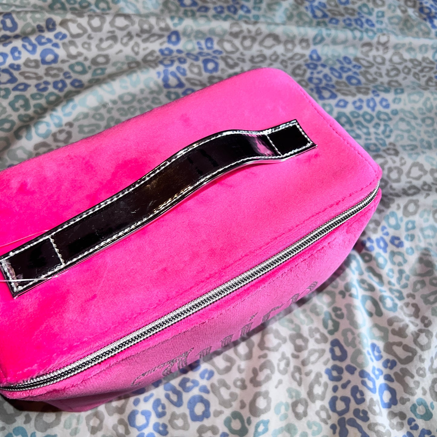 New Pink Juicy Couture Cosmetic Bag Makeup Case Velour NWT
