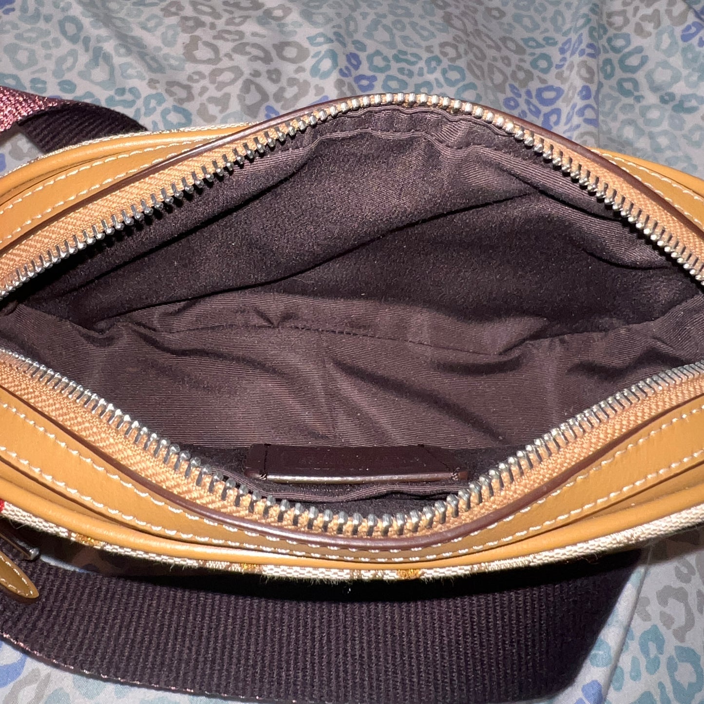 Authentic Tan Coach Isla Chain Cherry Crossbody Signature Jacquard F30610 Khaki