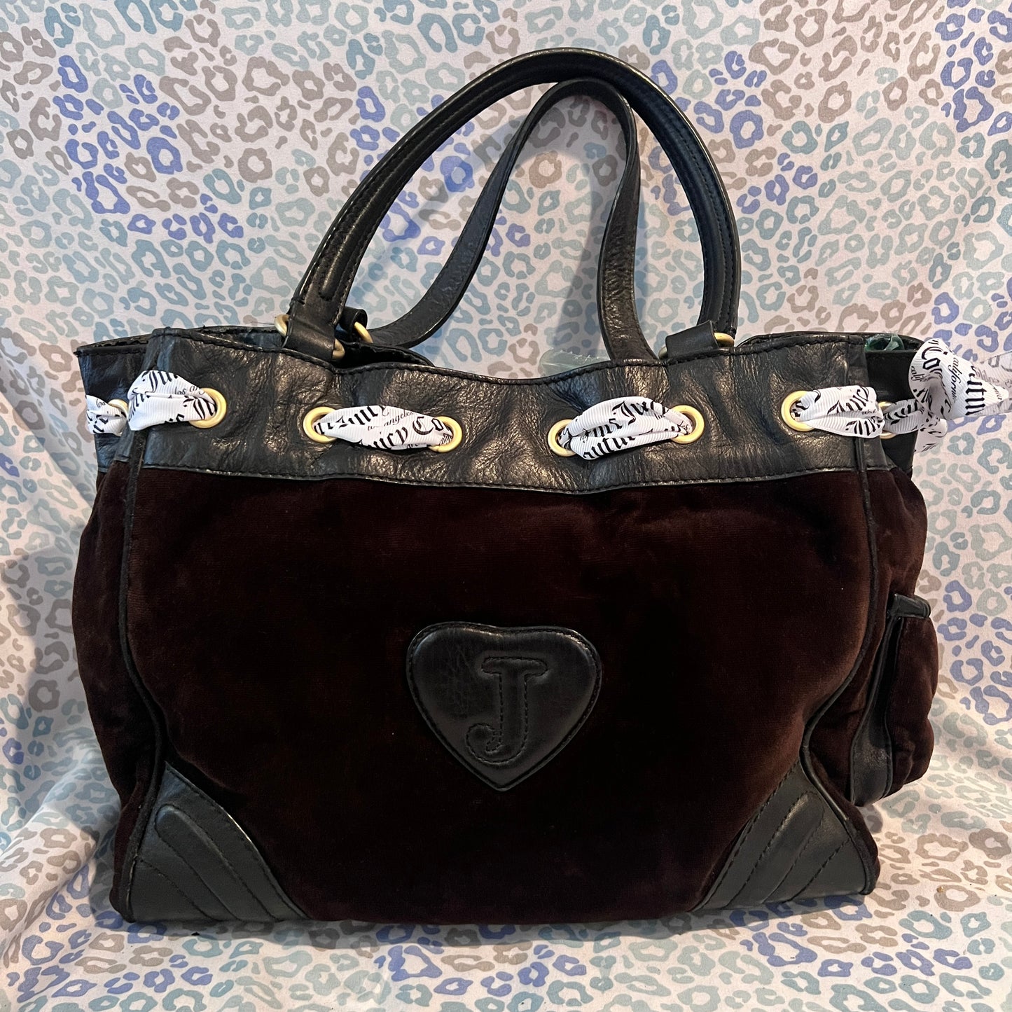 Vintage Black Juicy Couture Tote Bag Purse Handbag Velour Scottie Dog Daydreamer
#vintagejuicycouture #juicycouture #juicybag #juicypurse #y2k #juicycouturepurse #y2kpurse #mcbling #liveforjuicy