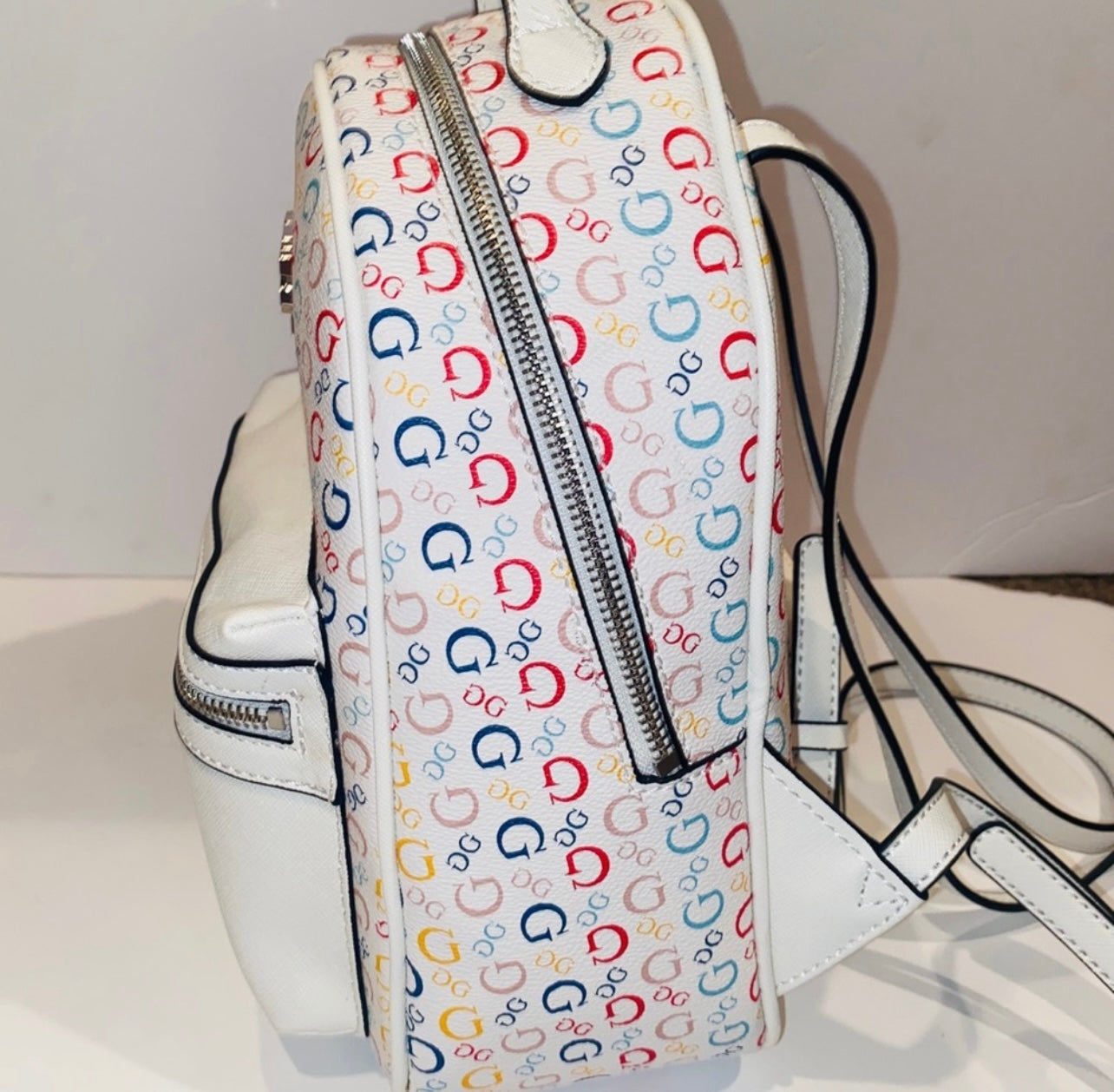 New Guess Backpack Bag Purse Tote NWT Women’s Rainbow Van Buren CC754429