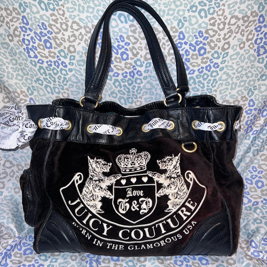 Vintage Black Juicy Couture Tote Bag Purse Handbag Velour Scottie Dog Daydreamer
#vintagejuicycouture #juicycouture #juicybag #juicypurse #y2k #juicycouturepurse #y2kpurse #mcbling #liveforjuicy