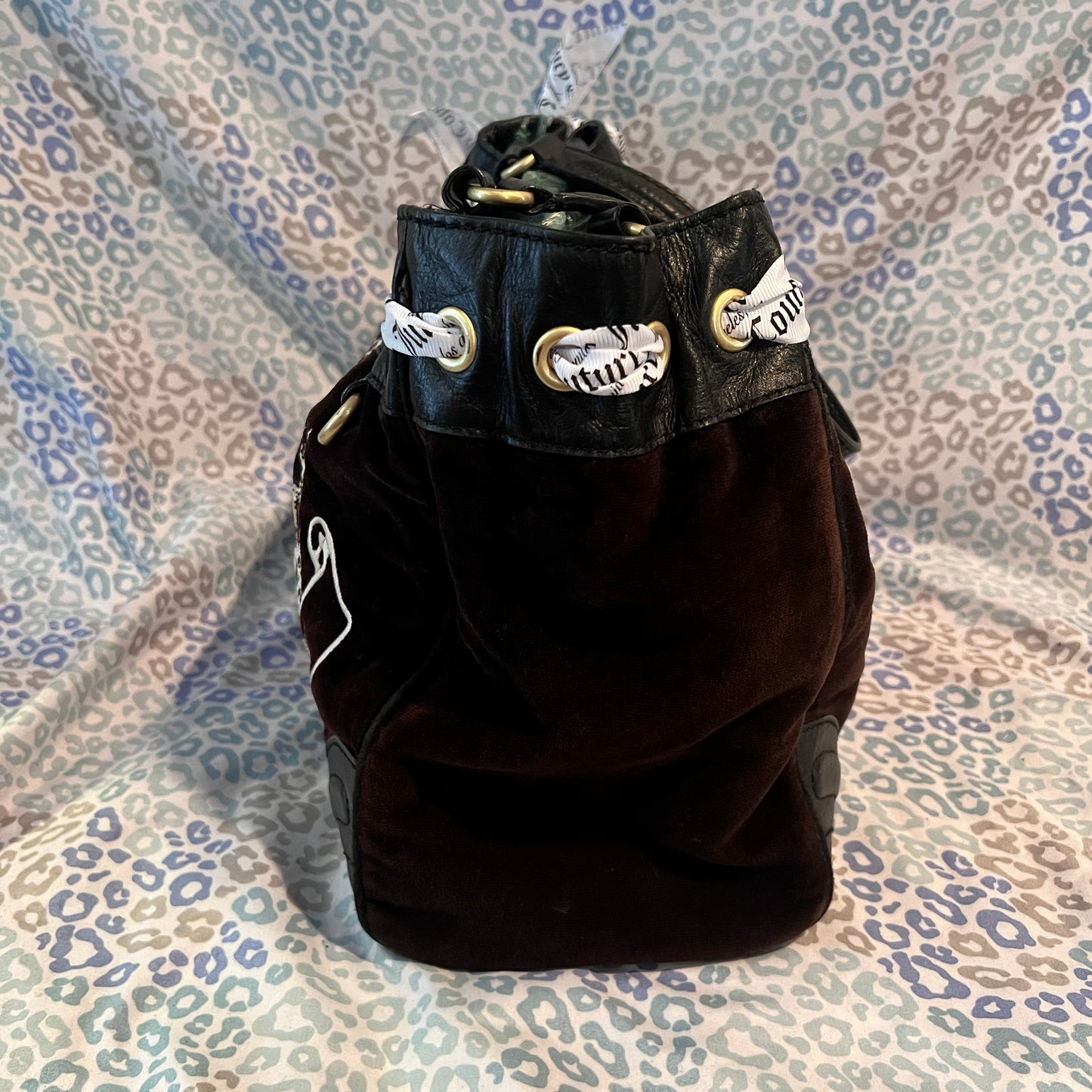 Vintage Black Juicy Couture Tote Bag Purse Handbag Velour Scottie Dog Daydreamer
#vintagejuicycouture #juicycouture #juicybag #juicypurse #y2k #juicycouturepurse #y2kpurse #mcbling #liveforjuicy