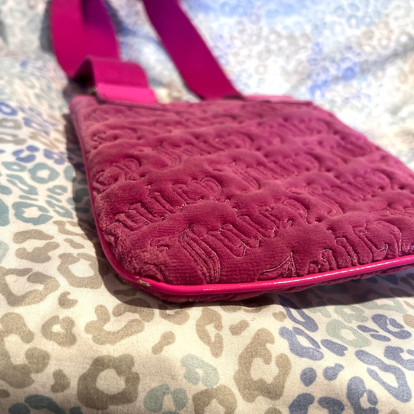 Vintage Pink Juicy Couture Crossbody Bag Purse Velour Y2K Rare