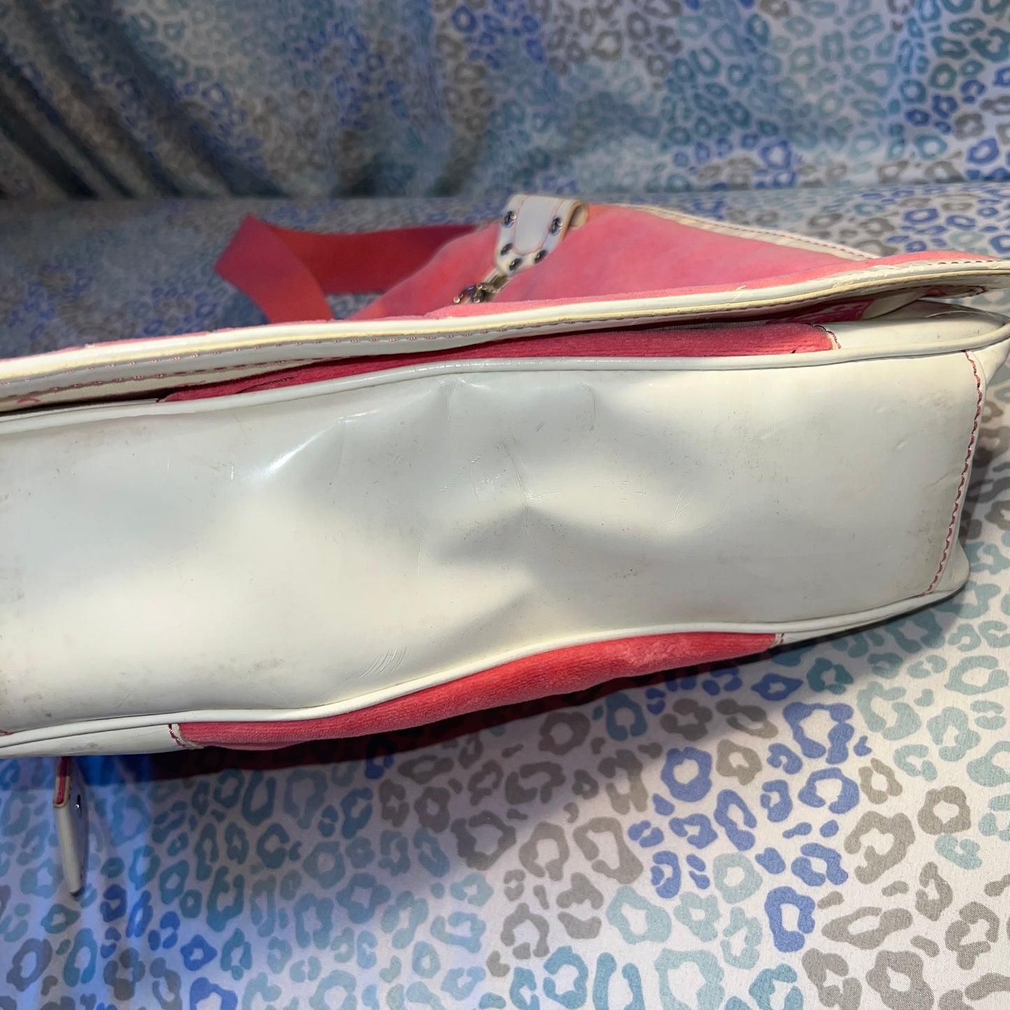 Vintage White Pink Juicy Couture Messenger Bag Purse Handbag Velour Cupcake