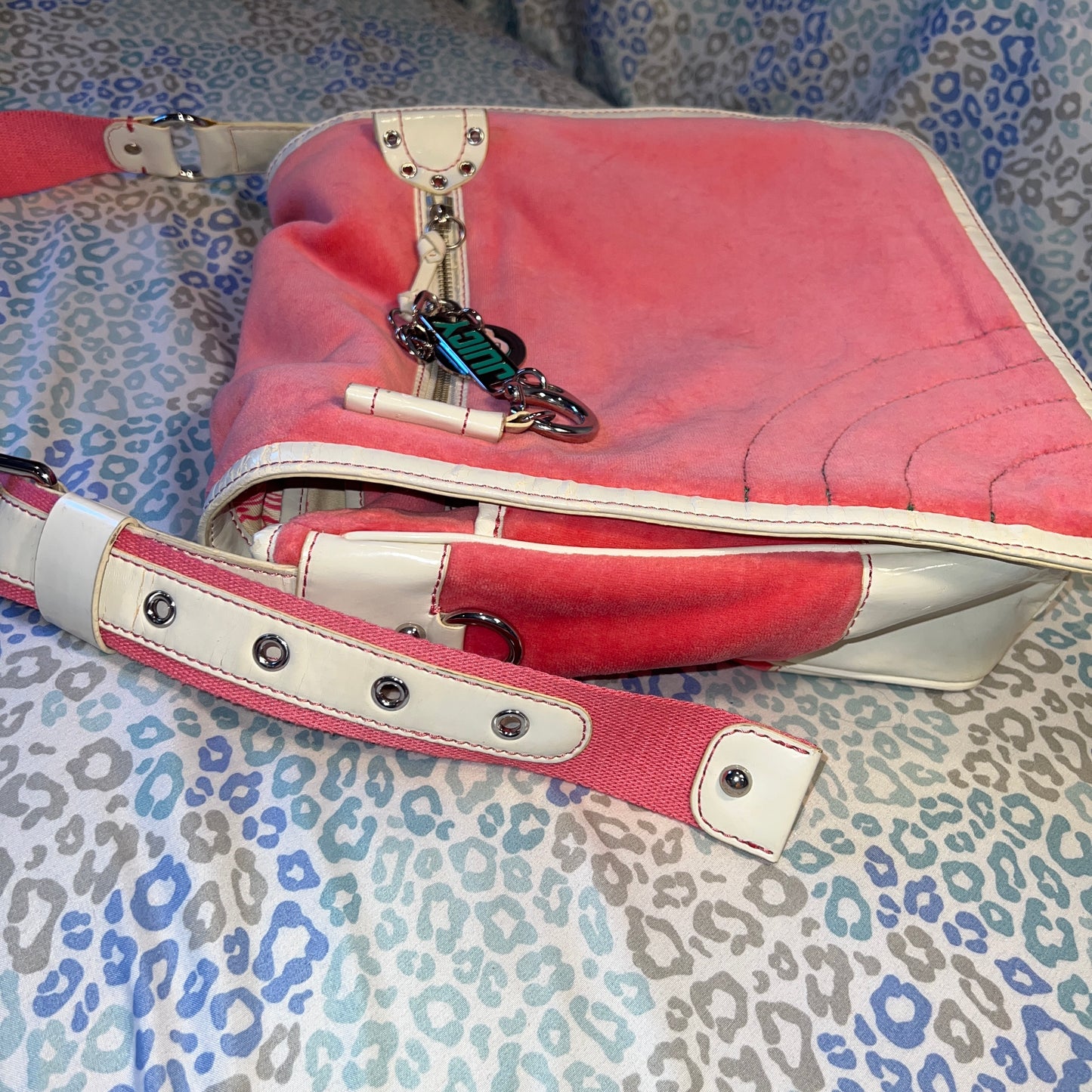 Vintage White Pink Juicy Couture Messenger Bag Purse Handbag Velour Cupcake