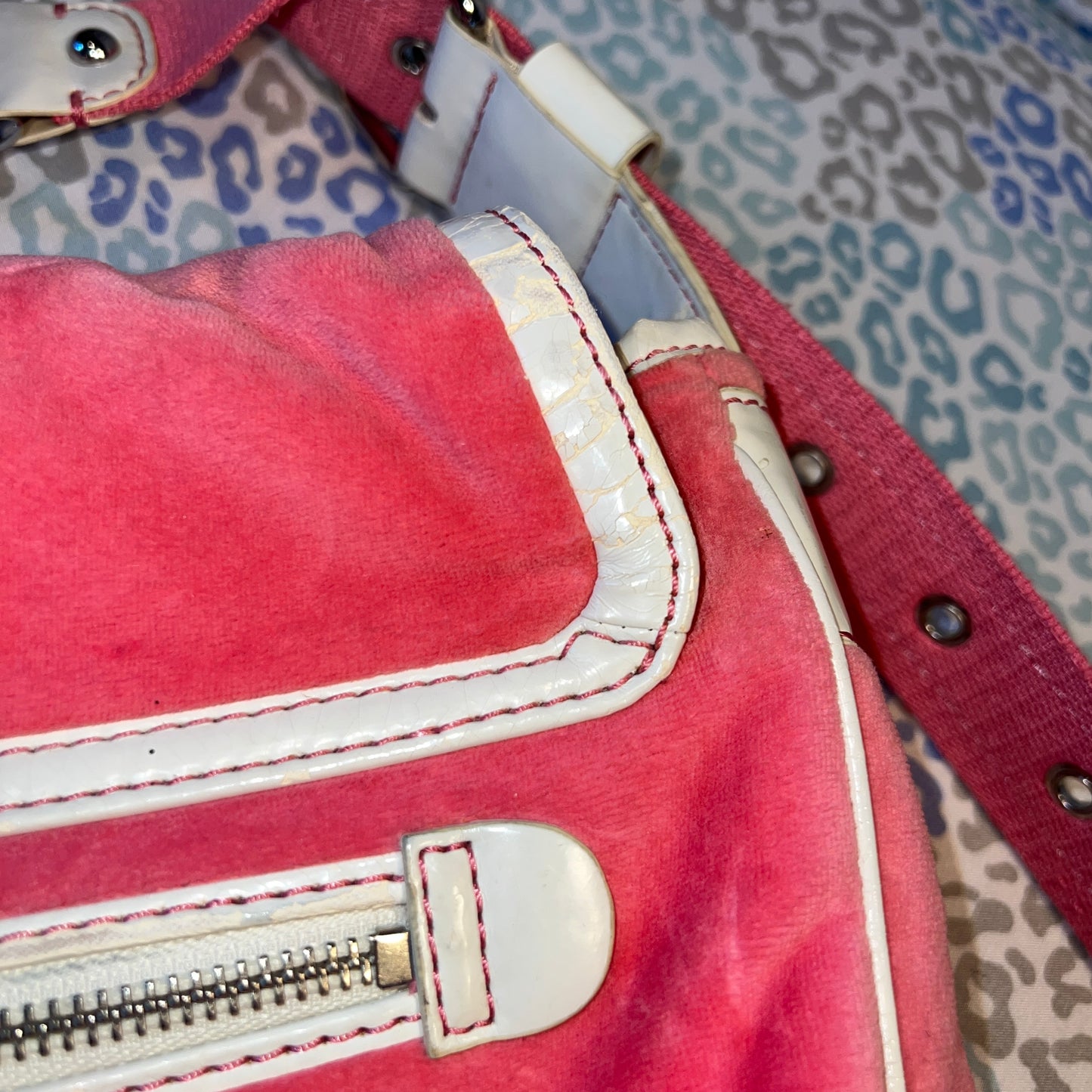 Vintage White Pink Juicy Couture Messenger Bag Purse Handbag Velour Cupcake