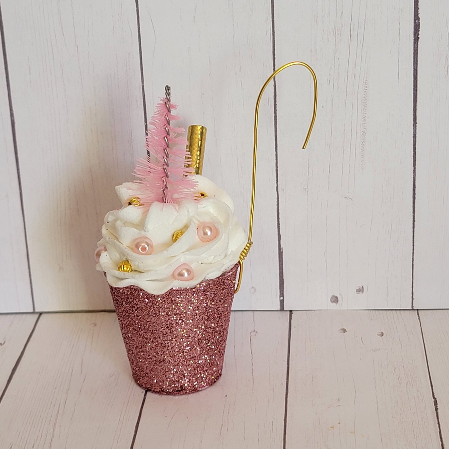 Shabby Chic Elegant Shelf Sitter