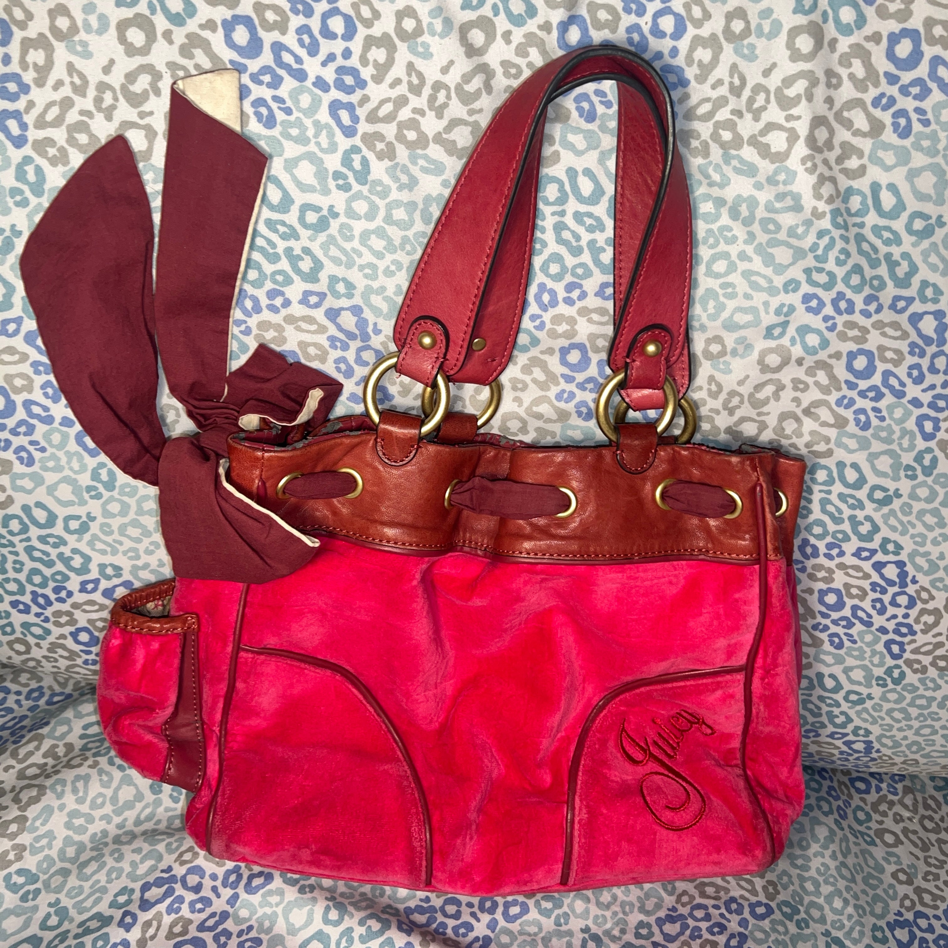 Juicy Couture Heart Jacquard 'Darling' Crossbody Handbag | Juicy Couture  Handbags | Bag Borrow or Steal